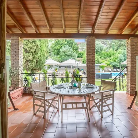 Corfu Club Maisonette 2 Aparthotel 3*
